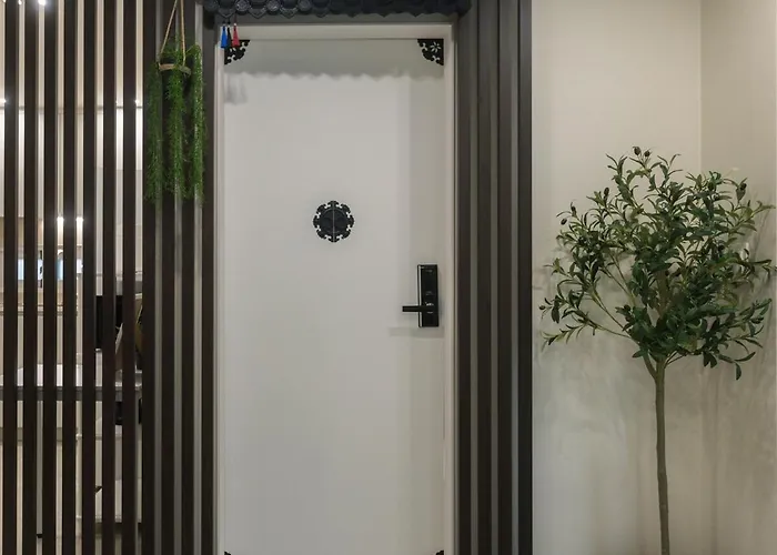 Seongsu Cozy House, New Building, Self Check-in, Hanok Sensation *