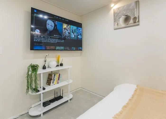 Seongsu Cozy House, New Building, Self Check-in, Hanok Sensation